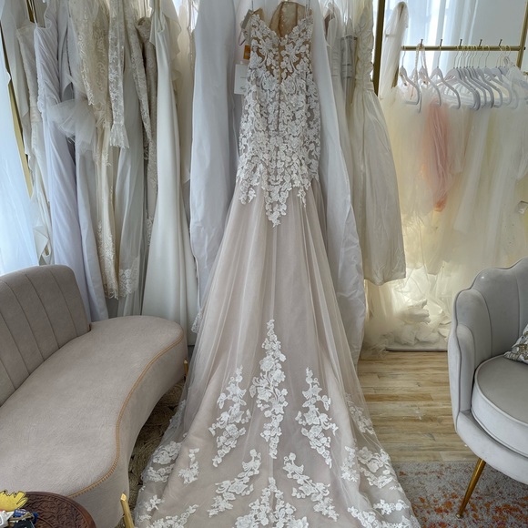 NEW WEDDING DRESS Morilee Gown No Alterations New With Tags Never Worn - Picture 4 of 13